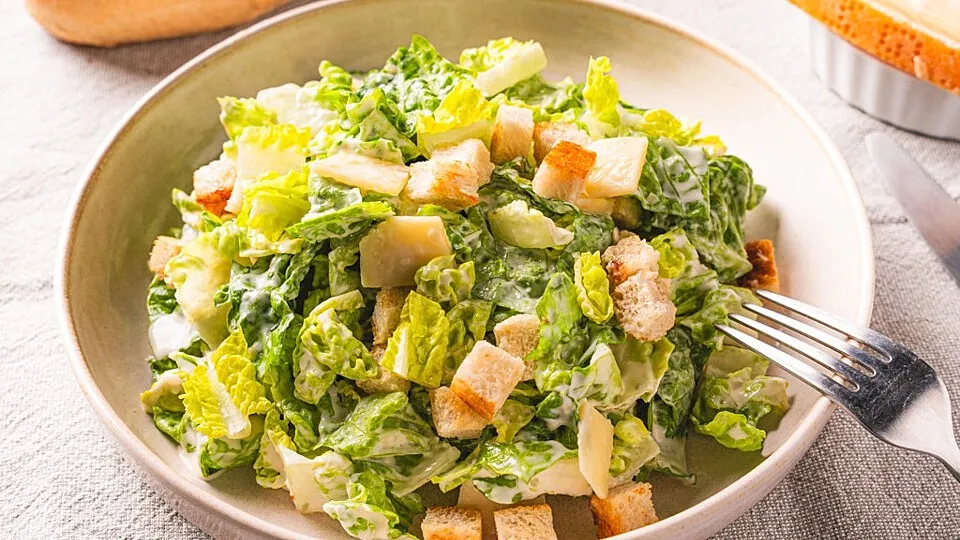 Caesar Salad mit Dressing – Originalrezept