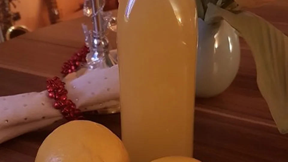 Zitronensirup für selbstgemachte Limonade