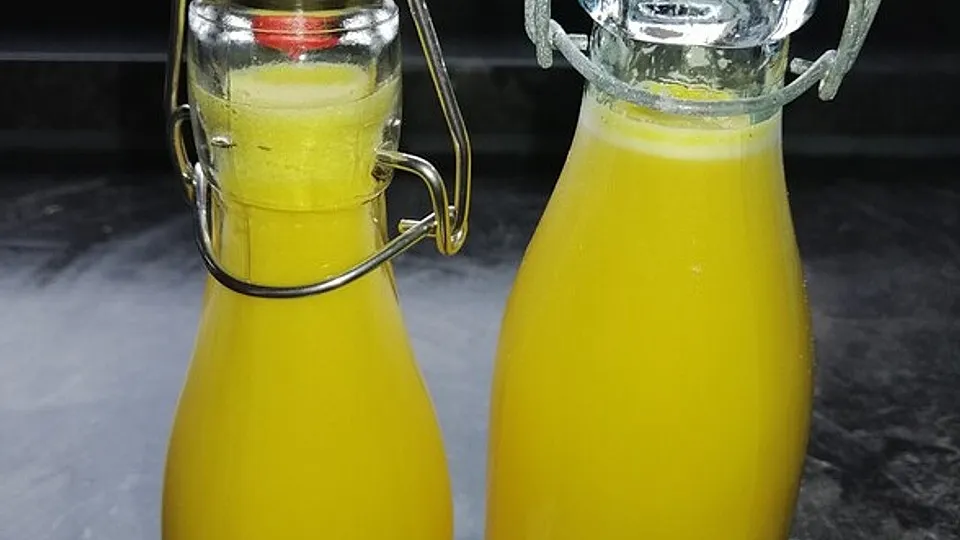 Ingwershot mit Apfel- und Zitronensaft